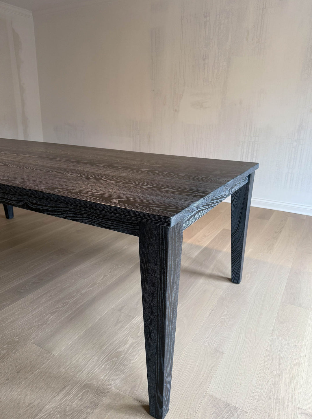 Glen Ellyn 44x92 Tapered Four Leg Ash 1.25 Top 2 Apron Clean Edge No Distress Black Espresso w White Cerused Satin