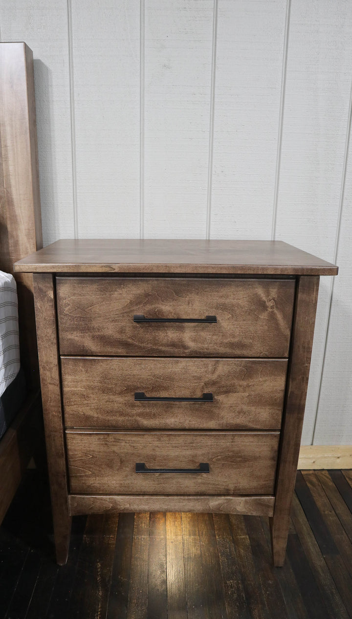 |#315| ASHLAND BED & ATLANTIC DRESSER/NIGHTSTAND SET