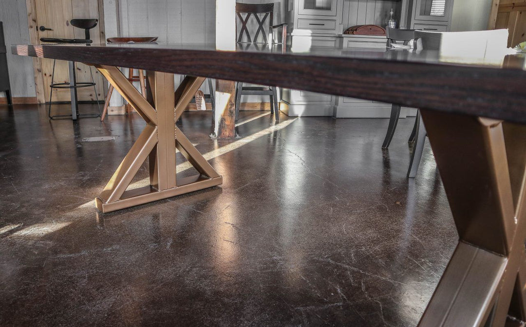 Metal Single Post with Quarter Sawn Red Oak