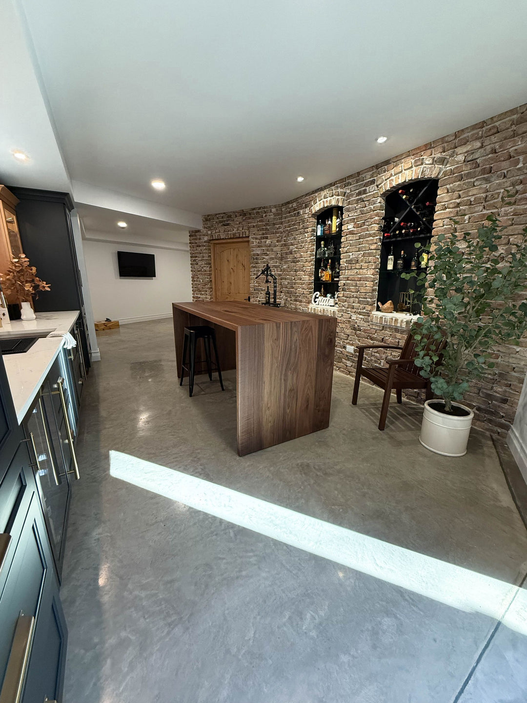 Morris 36x80x40 Waterfall Natural Flat